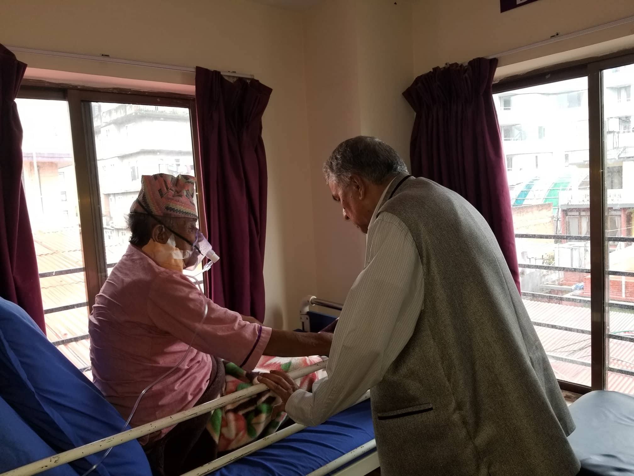 पुराना कांग्रेस नेता पुर्णकुमार शेर्मा लिम्बु अस्पतालमा