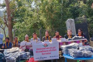 ओकायामा नेपाली समाजद्धारा रााप्ति ग्लाउथोकका विद्यार्थीलाई न्यानो कपडा र स्टेशनरी बितरण