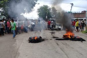 छात्रालाई ट्रकले किचेपछि कोहलपुरमा अनिश्चितकालीन कर्फ्यू