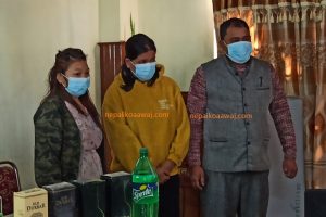 अण्डरग्राउण्ड कोठामा लुकाएर वेश्यावृत्ति गराउने सञ्चालकसहित दुई महिला प्रहरीको फन्दामा