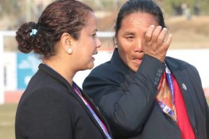 नेपाली महिला फुटबल खेलाडी पराजित हुँदा धरधरी रोइन् मन्त्री