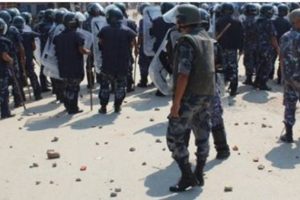 सिरहाको लक्ष्मीपुरमा प्रदर्शनकारी र प्रहरीबीचको झडपमा ६ घाइते