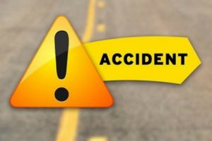 भरतपुरमा ट्रक र एम्बुलेन्स एक आपसमा ठक्कर खाँदा एम्बुलेन्स चालक गम्भिर घाईते