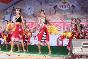 खिचरा महोत्सवले तान्यो दर्शक, कलाकारको बेजोड प्रस्तुतिले थपियो उत्साह