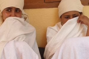 बाबुको काजकिरिया गर्दै नाबालक दुई छोरी