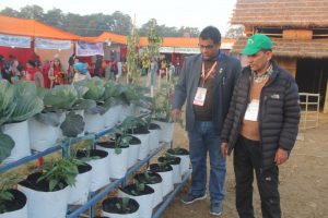 रत्ननगर महोत्सवमा कृषि परिसरले तान्यो कृषक