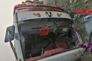 माडीमा जन्ती बोकेको बस दुर्घटना, दुई जना घाइते