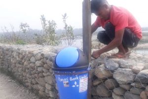कुमारी बैंकद्वारा सौराहामा डस्टविन वितरण