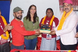 तिलोत्तमा नगरका टोलीलाई चितवनमा भव्य स्वागत