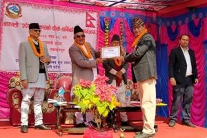 बागमती प्रदेशबाट माडी नगरपालिकालाई नगदसहित सम्मान
