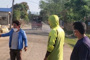 खैरहनी १२ र १३ मा साबुन र माक्स वितरण, कीटनाशक औषधि छर्किंदै