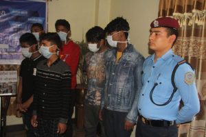 चितवनमा पण्डित बनेर चोरी गर्ने छ युवा पक्राउ
