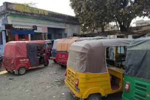 पेट्रोलमा कालोबजारी गर्ने तीन जना प्रहरीको फन्दामा