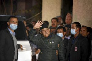 एघार दिनको अस्पताल बसाइपछि प्रधानमन्त्री ओली डिस्चार्ज