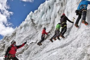 कोभिड–१९ को सन्त्रासका कारण वसन्तकालीन हिमाल आरोहण रद्द