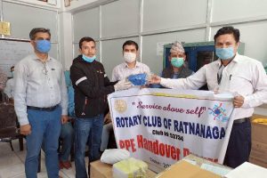 भरतपुर अस्पताललाई रोटरी क्लब अफ रत्ननगरको सहयोग