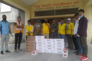 स्वास्थकर्मी, सुरक्षाकर्मी र पत्रकारलाई इनर्जी ड्रिङ्ग्स वितरण