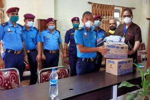 पुरानो मेडिकल कलेजद्वारा कोरोना सुरक्षा सामाग्री प्रदान