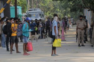 दशगजामा अलपत्र परेकालाई उद्धार गर्दै सुरक्षा निकाय