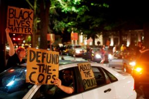 प्रहरीको गोलीबाट थप एक अश्वेतको मृत्यु, एटलान्टाका प्रहरी प्रमुखद्वारा राजीनामा