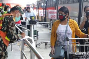 लकडाउनमा करिब ३५ हजार नेपाली स्वदेश फर्किए