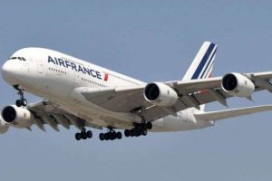 कोरोनाका कारण एयर फ्रान्सले ७ हजार ५०० कामदार हटाउने