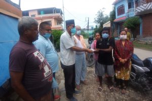 मिर्गौला पिडित तथा अशक्त एकल महिलालाई नगद सहयोग हस्तान्तरण