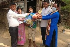 माडीमा बिपन्न परिवारका लागि राहत बितरण