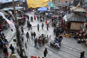 काठमाडौँ उपत्यकामा सङ्क्रमण बढ्यो, यातायात कार्यालयमा सेवाग्राहीको भीड उस्तै