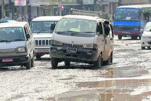 समयमा काम नगर्ने ठेकेदारलाई कारबाही गरिने