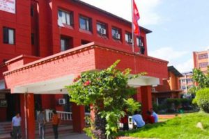कोरोना सङ्क्रमितको निःशुल्क उपचार नगर्ने अस्पताललाई कारबाही गरिने