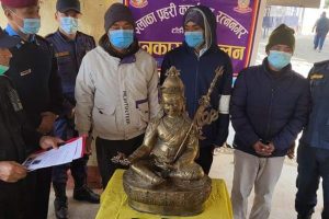 रत्ननगरमा पुरानो मुर्ति चोरीमा संलग्न जनप्रतिनिधि सहित तीन जना पक्राउ