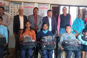 बिद्यार्थीलाई शैक्षिक सामाग्री सहयोग तथा अन्तरक्रिया कार्यक्रम रत्ननगरमा सम्पन्न