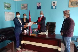 नेकपा एमाले माडीद्वारा प्रमुख जिल्ला अधिकारी समक्ष सेवा अबरुद्ध भएको विषयमा ध्यानाकर्षण