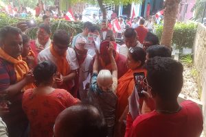 रत्ननगरमा मेयर पदका उमेदवार सापकोटा भन्छन्– ‘अग्रजको आशीर्वाद खेर जान दिन्न’