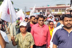 रत्ननगरमा एमालेका उमेदवारहरुको घरदैलो