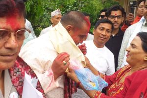 रत्ननगरमा गठबन्धनका उमेदवारहरुको घरदैलो