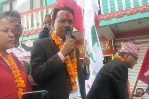 डा.विश्व पौडेलको घरदैलो तीव्र, विकासको मुल फुट्नेमा मतदाताको बिश्वास