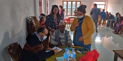 रत्ननगरमा स्वास्थ्य शिविर : २२१ जनाको स्वास्थ्य परीक्षण