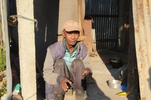 राप्तिका मेयर लामाले गरे असक्त शंखु दराईको घर बनाइदिने घोषणा