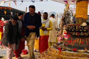 कोटिहोम महायज्ञको नेता महतले गरे दर्शन, शनिबार रवि लामिछाने र विक्रम पाण्डे आउँदै