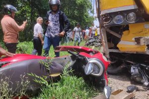 टिकाैलीमा स्कुलबससँग ७ वटा सवारी ठाेकियाे, २० जना घाइते, ७ काे अवस्था गम्भीर