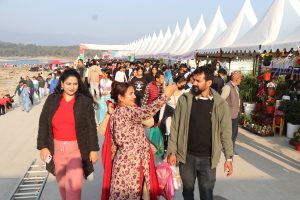 चितवन महोत्सवले भरिभराउ बन्यो नारायणी : ३ दिनमा १ लाखले गरे अवलोकन