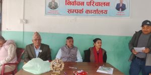 उमेदवार बुर्लाकोटी भन्छन्, ‘मलाई चिन्नु पर्दैन, कांग्रेसको रुख चिन्नुहोस्’